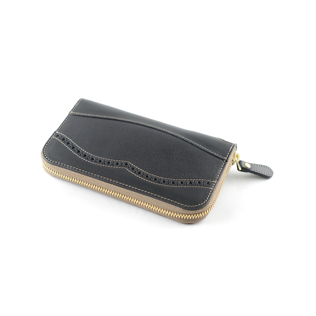 【Takumics】Dieci Medalion 翼紋雕花 弧形拉鍊皮夾 M / 2色展開